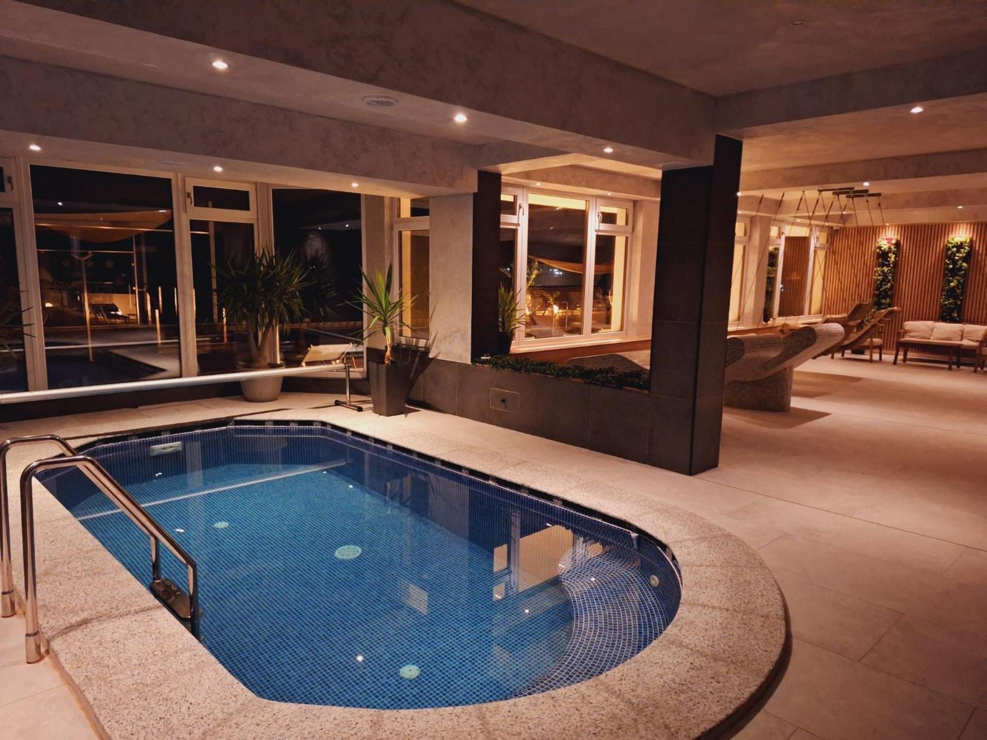 Casa 9 - Villa & Spa Ieşelniţa Exterior foto